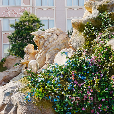 ファンタジースプリングスホテルの中庭：ローズコートとは？