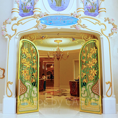 ファンタジースプリングスレストランの入口