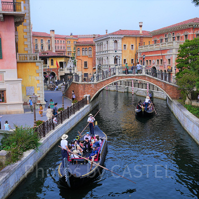 ゴンドラに乗って気分はイタリア旅行