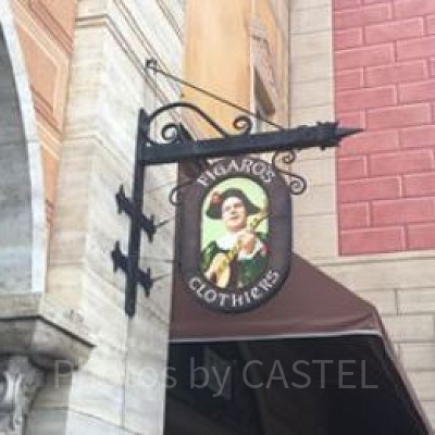 FIGAROS CLOTHERSの看板