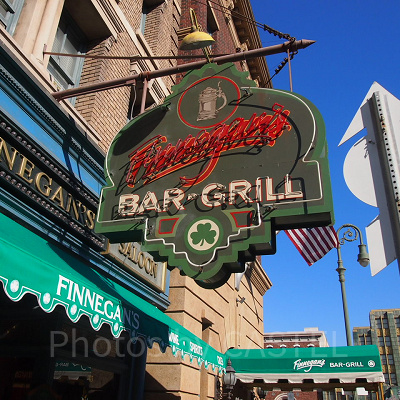 フィネガンズ・バー&グリル