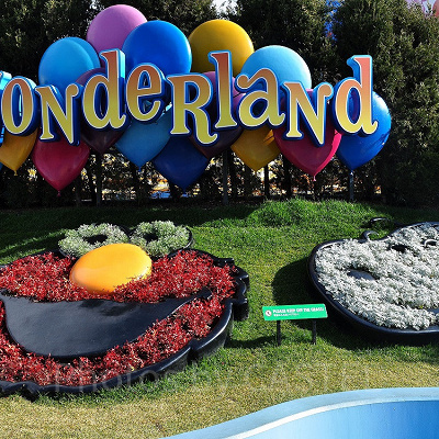 USJワンダーランド入口の花壇