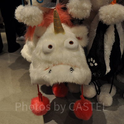 フラッフィの紐つきキャラクターハット