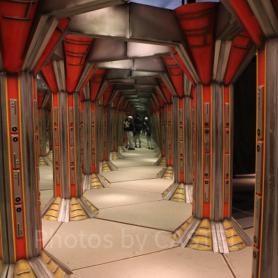 ギャラクシーウォーカーズの鏡の部屋。あなたは脱出できる?