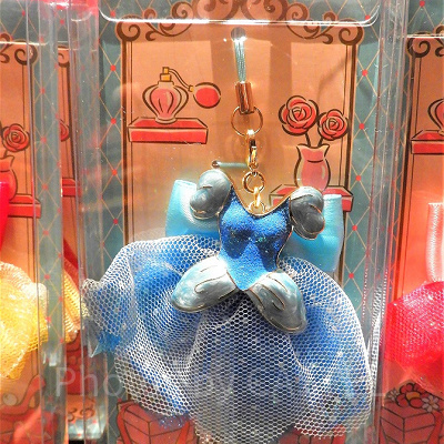 ガーリーなストラップ