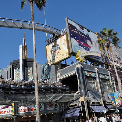 滑走するハリウッドドリームザライド