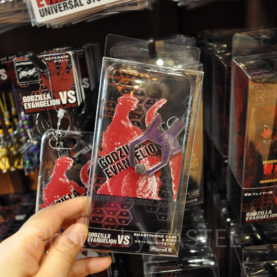 ゴジラ対エヴァンゲリオンイヤホン（写真右）