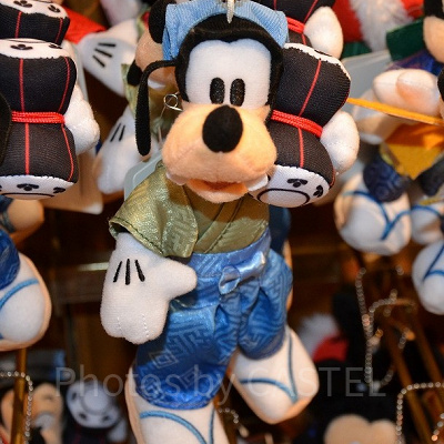 グーフィー正月ぬいぐるみバッジ