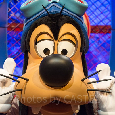 グーフィーのグリーティングが記録的な待ち時間に