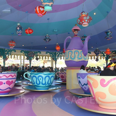 ケーキとともに、優雅なティータイムを！