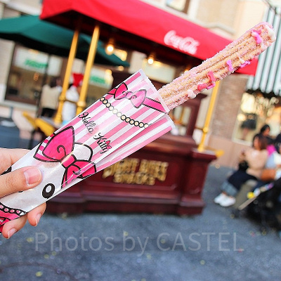 リボンのトッピングがかわいいハローキティ・チュリトス