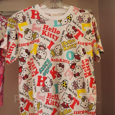 ハローキティカラフルアルファベットTシャツ