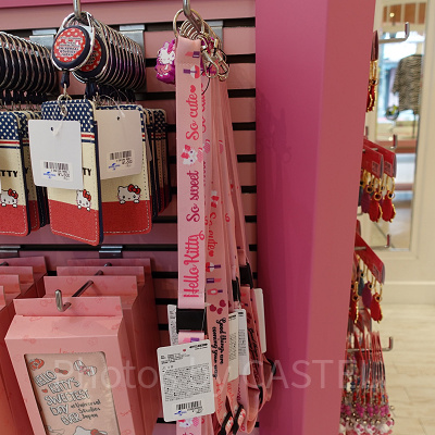 ハローキティのマルチネックストラップ