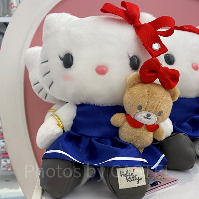 ハローキティぬいぐるみ