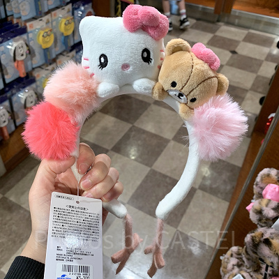 ハローキティのポンポンカチューシャ