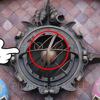 エントランスの隠れミッキー