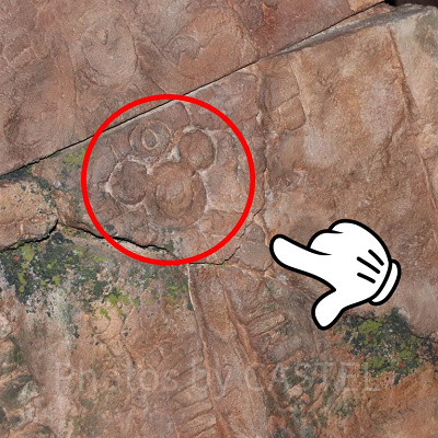 遺跡の隠れミッキー