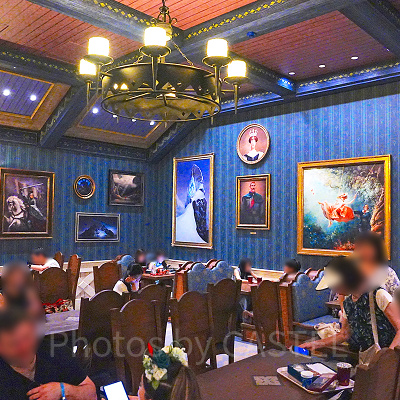 アレンデール・ロイヤルバンケットのダイニング（肖像画ギャラリー）