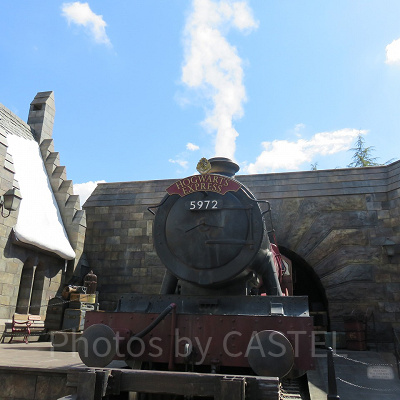 USJ「ウィザーディング・ワールド・オブ・ハリー・ポッター」エリアで最初に迎えてくれる「ホグワーツ特急」