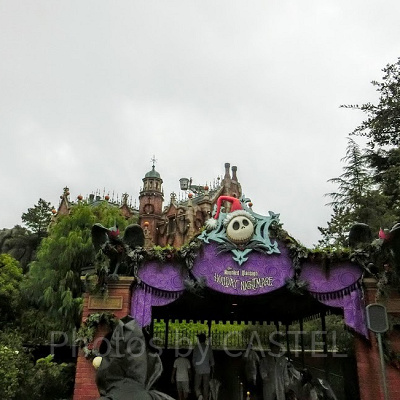 ナイトメア・ビフォア・クリスマスを元にされた「ホリデーナイトメア」の様子