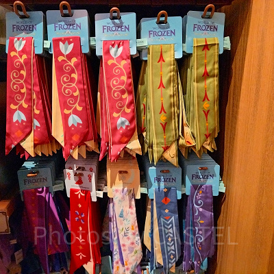 香港ディズニーアナ雪グッズ：アレンデールのスカーフ風アクセサリー