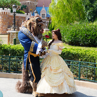香港ディズニーのグリーティング:ベルと野獣のペアグリ