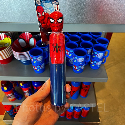 香港ディズニーマーベルグッズ：スパイダーマンのカトラリー入りスティック