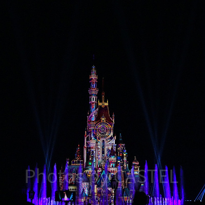 香港ディズニー夜のキャッスルショー：モーメンタス序盤の時計のシーン