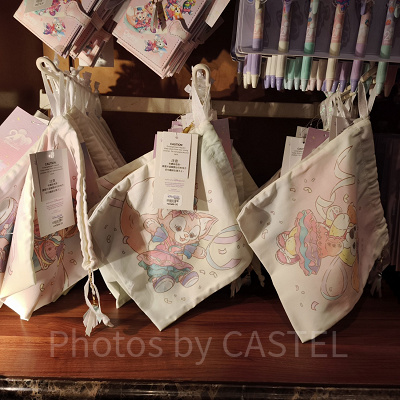 香港ディズニー20周年「ダッフィー&フレンズ・グランドセレブレーショングッズ」:きんちゃく袋