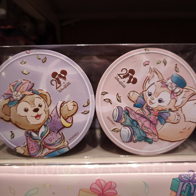 香港ディズニー20周年「ダッフィー＆フレンズ・グランドセレブレーショングッズ」：クッキー丸缶