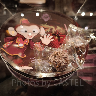 香港ディズニーミスティックマナーグッズ：チョコレートクランチ缶