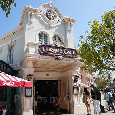 香港ディズニーランドのレストラン:メインストリート・コーナー・カフェ