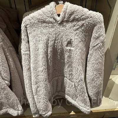 ディズニーパーカー：パーカーふわふわモコモコのあったかグッズ