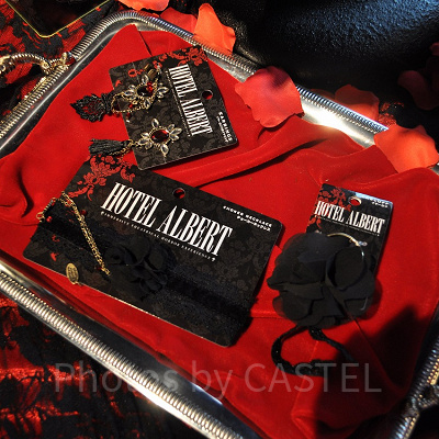 ホテルアルバートグッズのアクセサリー
