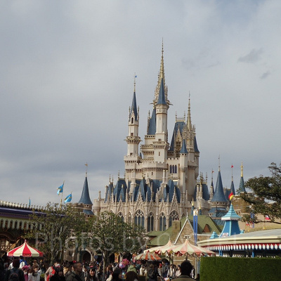 ディズニーランドのアトラクション30分並ばずに乗る方法