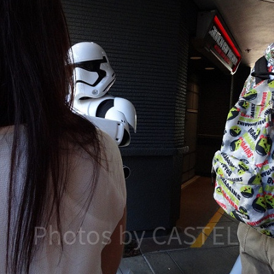 隠れつつ人の隙間からこっそり撮りました。