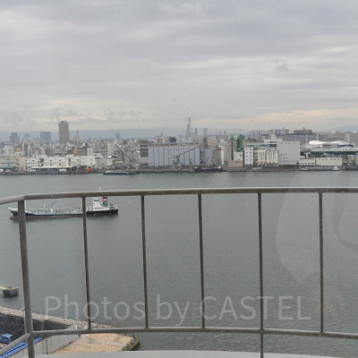 スーペリアルームは大阪湾海と対岸左側に大阪ドームの屋根が見えました(当日は曇りで残念)