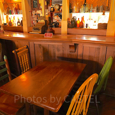 屋内のイートスペース