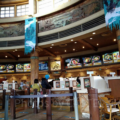 ディスカバリーレストラン店内