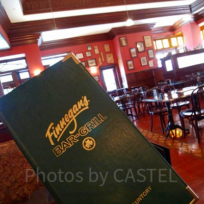 フィネガンズバー＆グリル店内