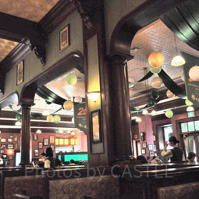 フィネガンズバー＆グリル店内