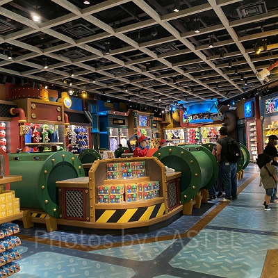 ワンナップ・ファクトリーの店内