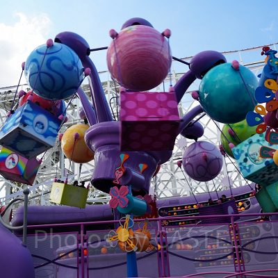 カリフォルニアアナハイムディズニーのアトラクション：インサイド・アウト・エモーショナル・ワールウィンド