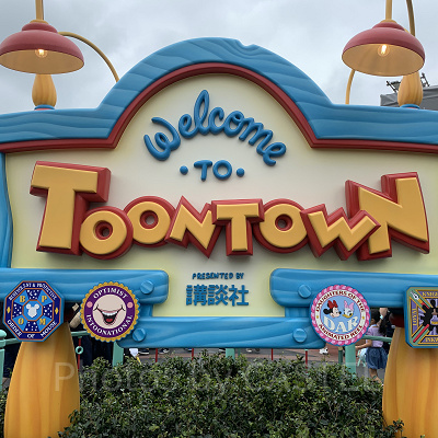 入り口からすでにカラフルで写真にすると絵になります◎