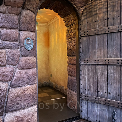 お手洗い場所と似ているので通り過ぎないように！