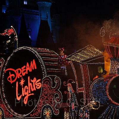 普段の夜のパレードです。