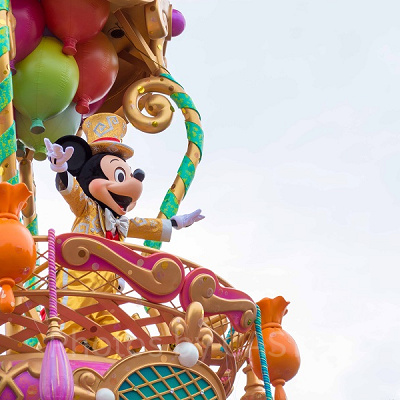 女子高生がひとりディズニーって変