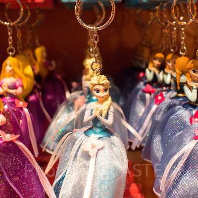 バッグやリュックなどにピッタリの大きさです！