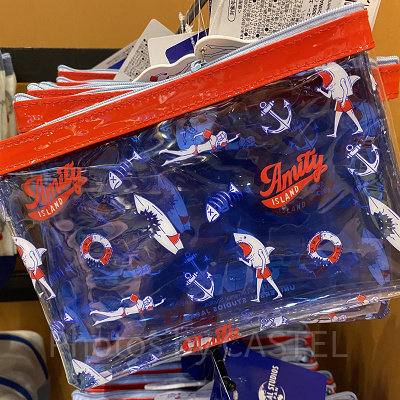 ジョーズの総柄クリアポーチ