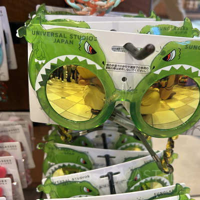 ジュラシックワールドのストラップ付きサングラス